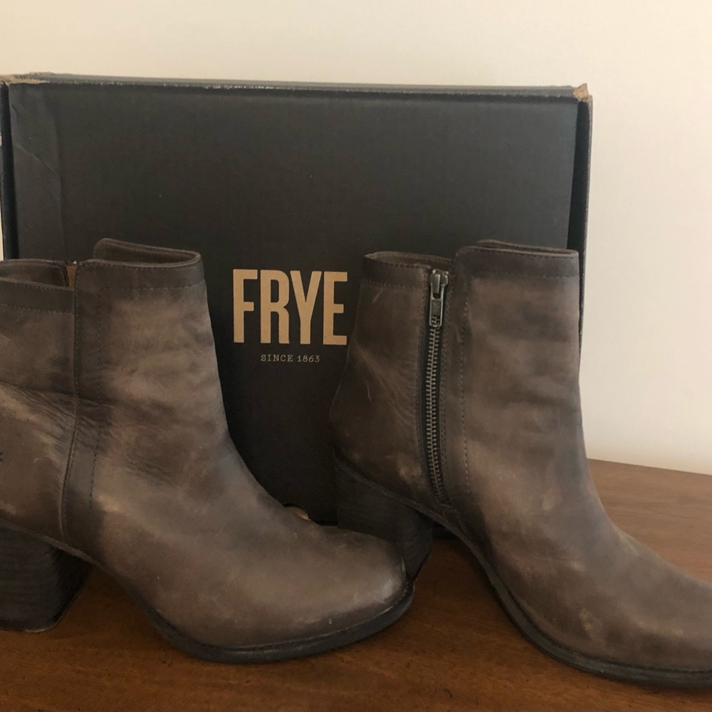 Ladies Frye Boots- Addie Inside Zip Short Boots
